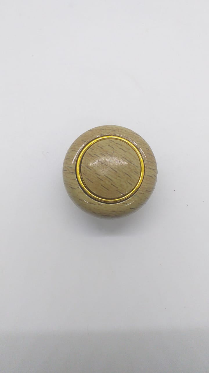 Draw Knob Cream with Gold Ring
