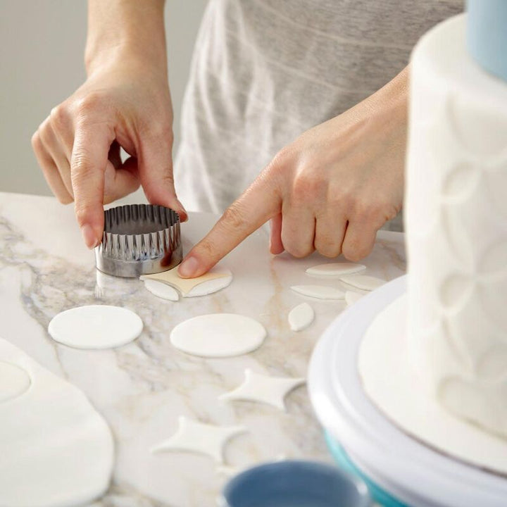 WILTON Baking Fondant Preferred Icing White Vanilla 5LB 2.26KG 710-2300