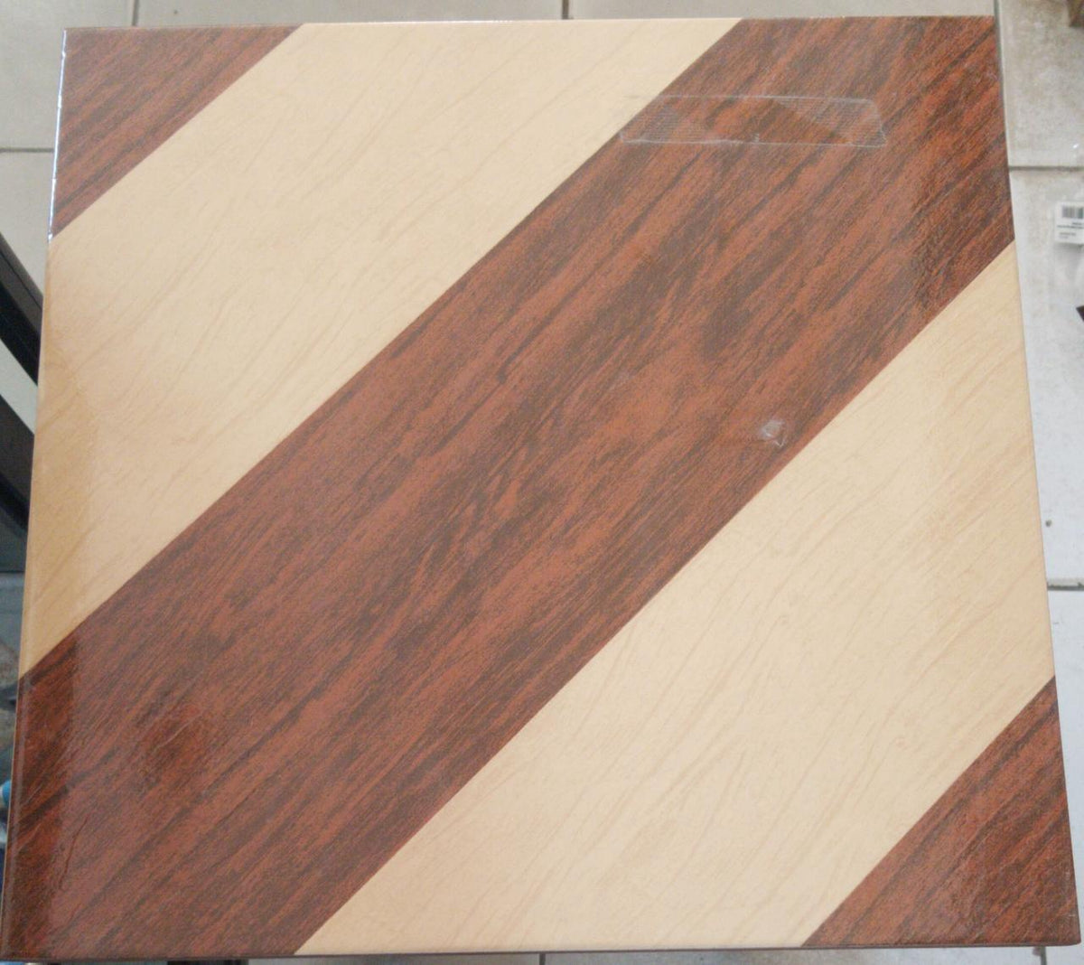 Tile Ceramic 18X18 N/SKID #Mogno 45