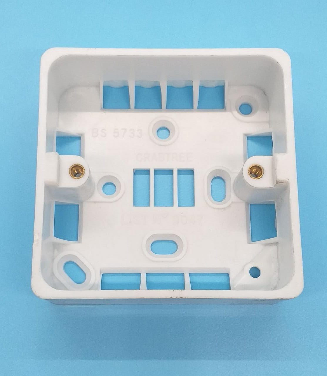 CRABTREE Base PVC 3" X 3" England Med