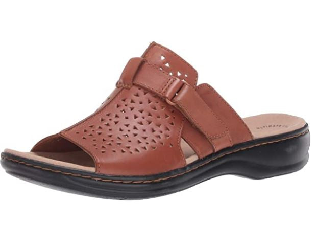 CLARKS Footwear Women's Leisa Fox Sandal Tan Leather