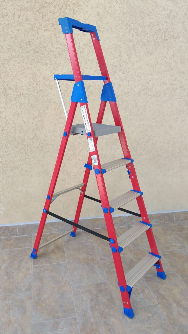 Ladder 4 Step Fiberglass 04-FR-15072 Red & Blue