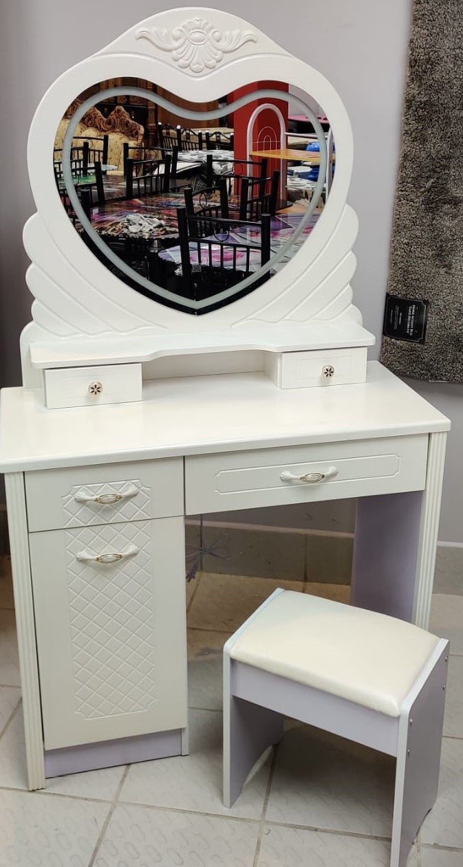 Dresser with Lighted Mirror & Seat 658 Heart White