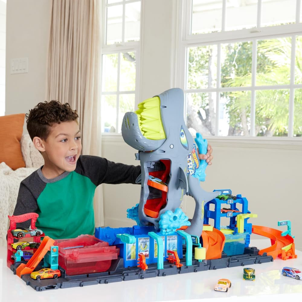 HOT WHEELS Toy City Track Set Ultra Shark Car Wash