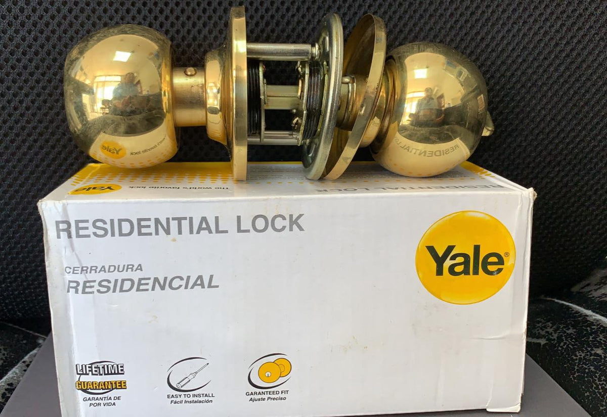 YALE Lock Knob Gold #1507 US3 Bolton Keyed IN Box