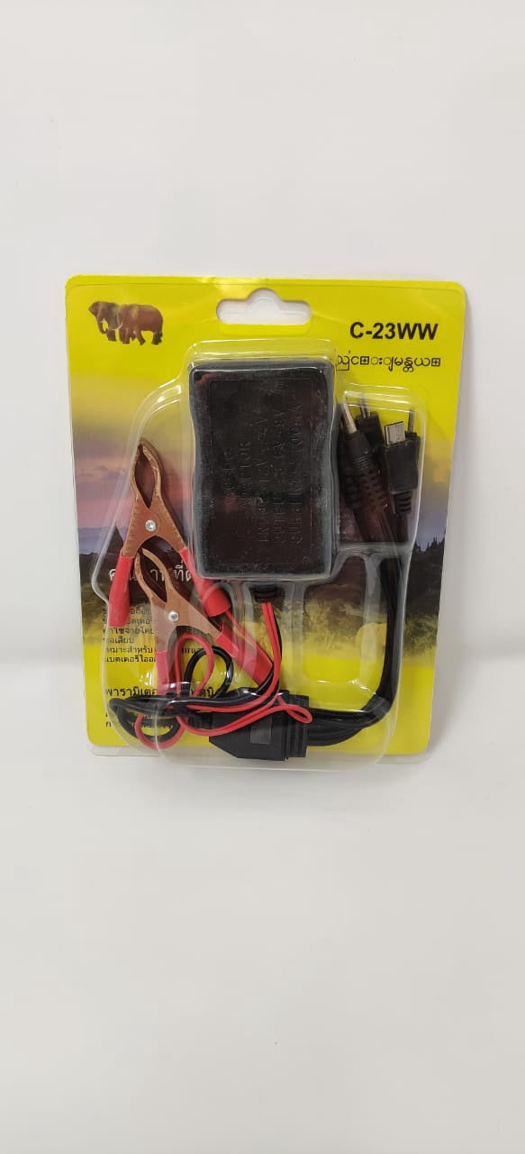 GENERIC Charger Universal 12/24V Clip on to 3 USB with Multi Tips C-23WW 400MA