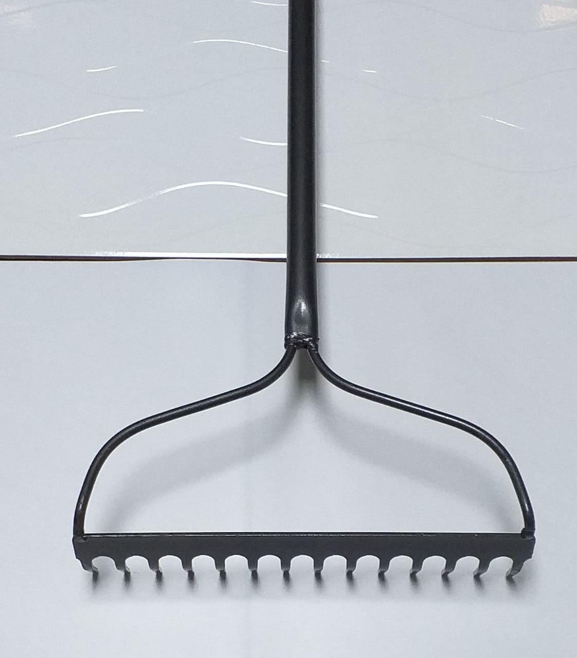 SACO Rake Metal with Pole 14T FR17772