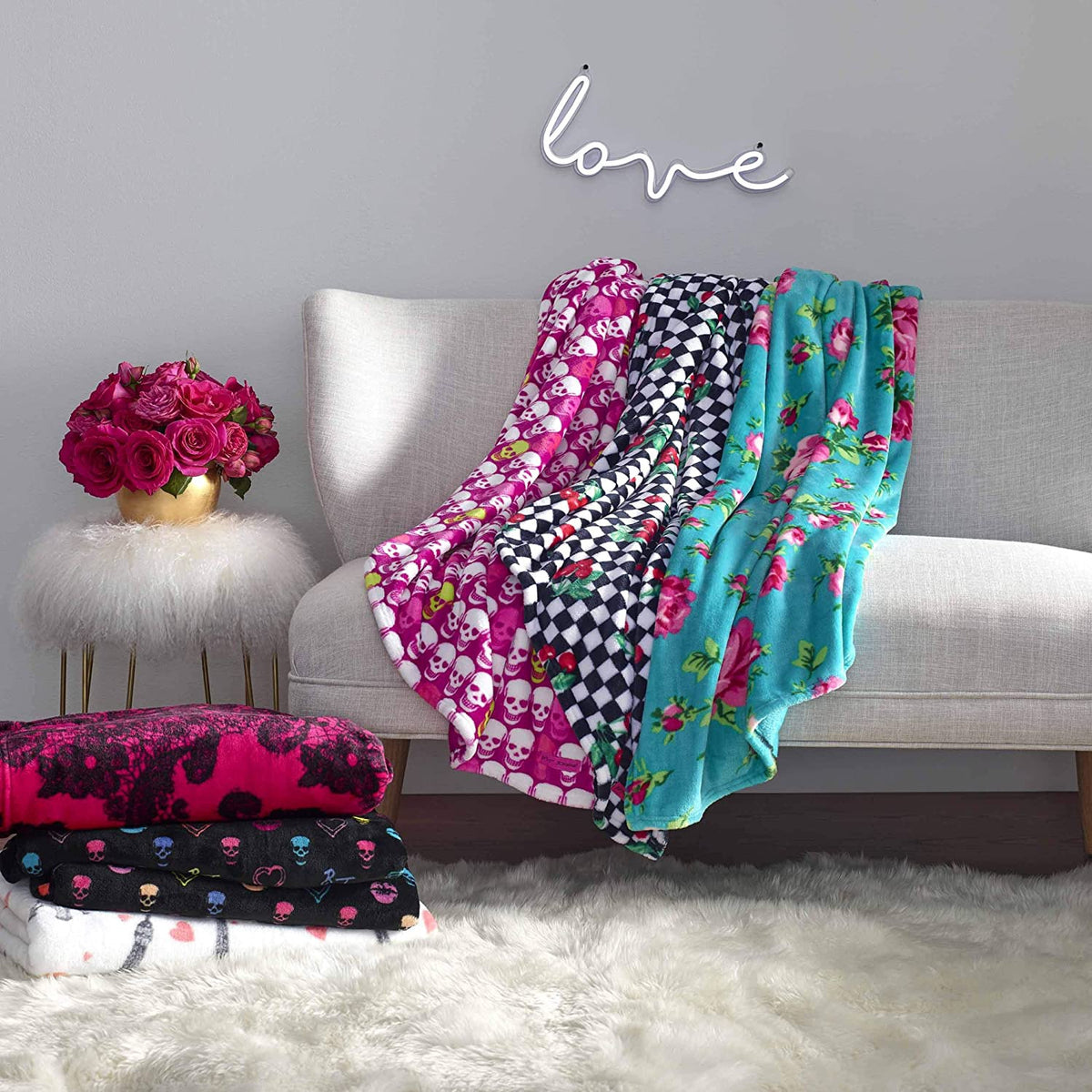 BETSEY JOHNSON Throw Blanket Plush Floral