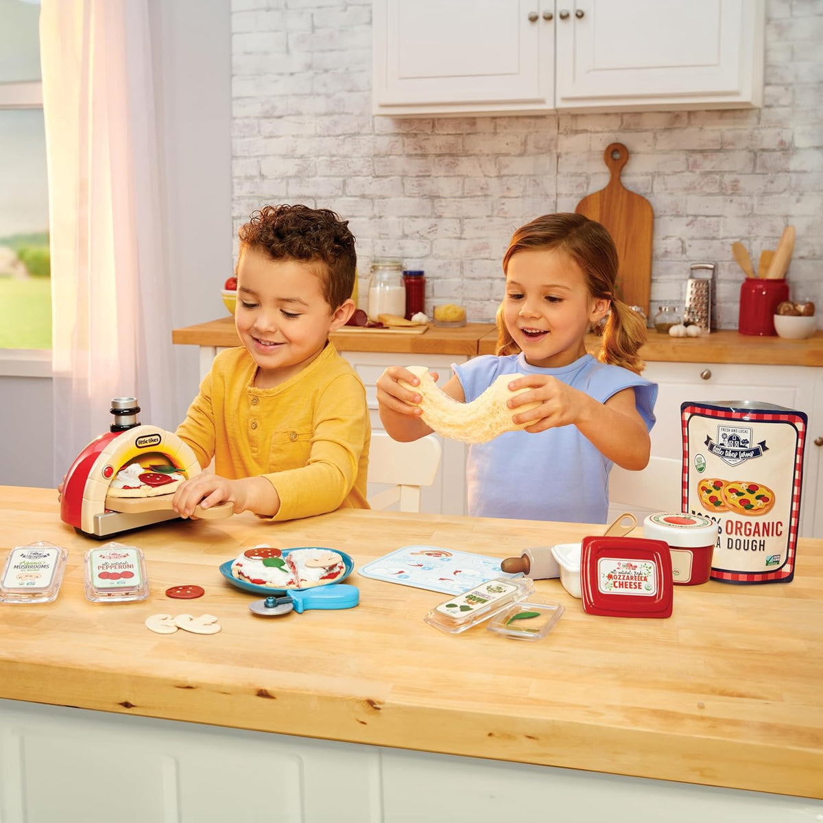 LITTLE TIKES Toy Creative Chefs Pizza Kit with Play Sand
