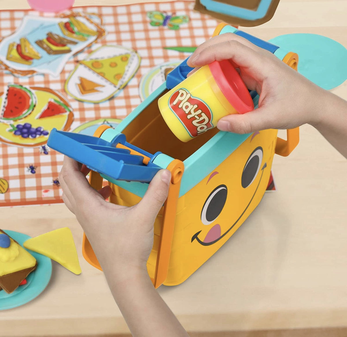 PLAY-DOH Toy Picnic Set