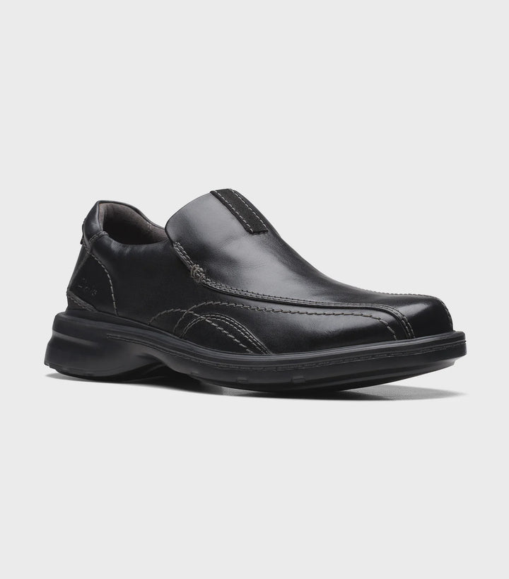 CLARKS Footwear Gessler Step Black