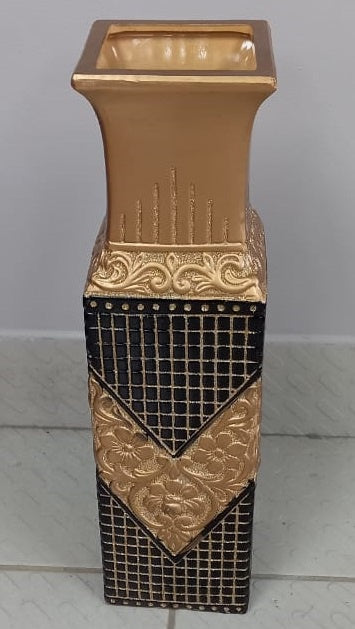 Vase 24" V113 Black & Gold