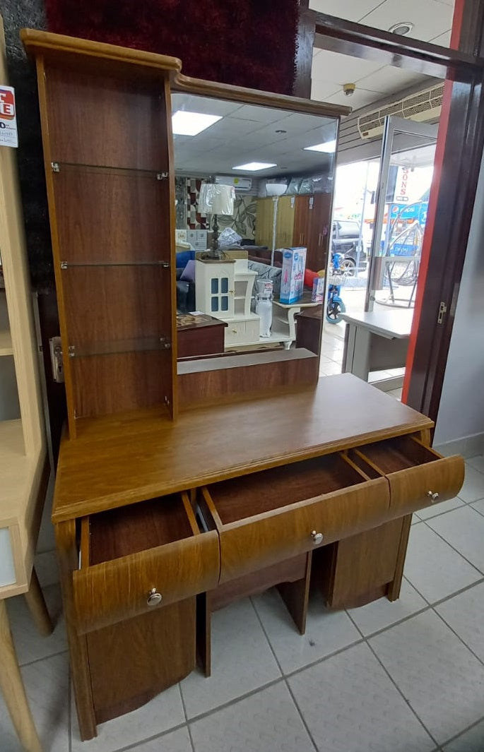 Dresser with Mirror & Seat YH155 Brown