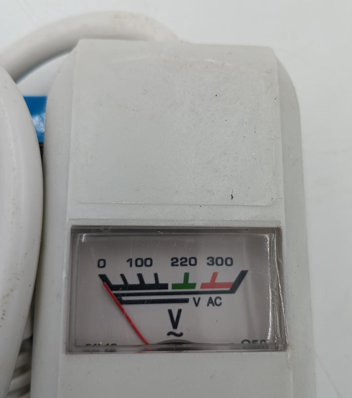 Power Strip 6 Outlet with Volt Meter Blue W/YELLOW Strip 125V