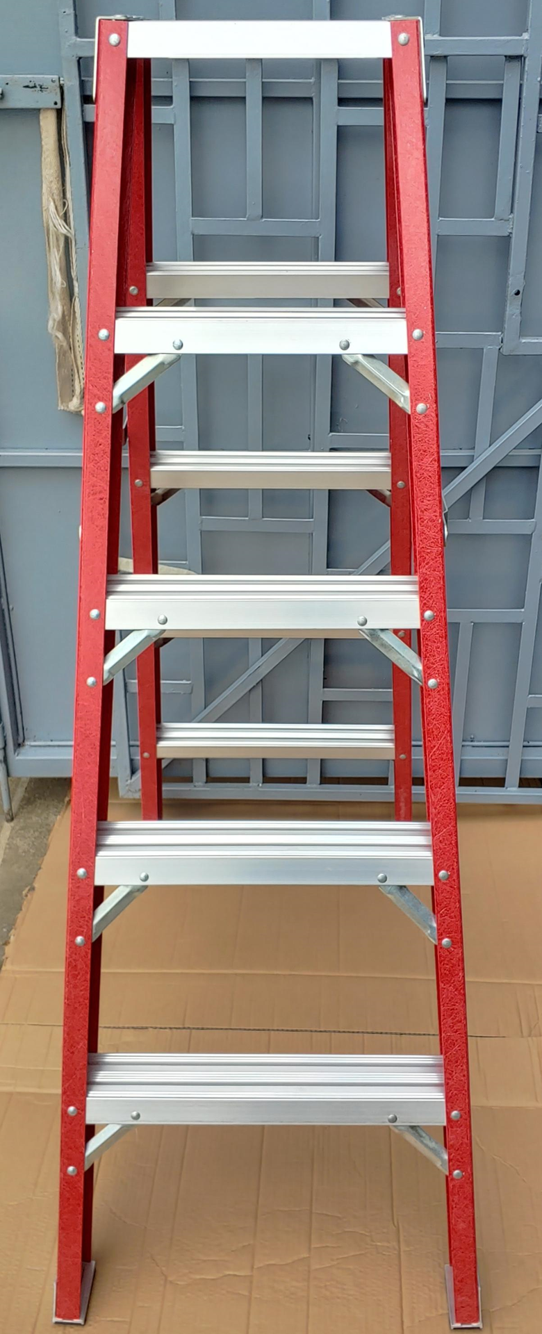 Ladder 5 Step Aluminium & Fiberglass Red Edge