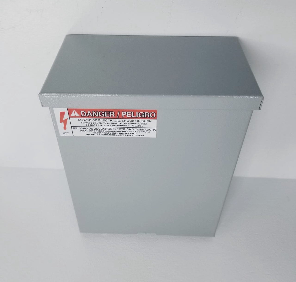 TYE Breaker Panel 2 X 4 Weatherproof 100AMPS