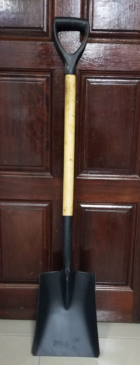 Spade Black Heavy with Wood Polish Handle