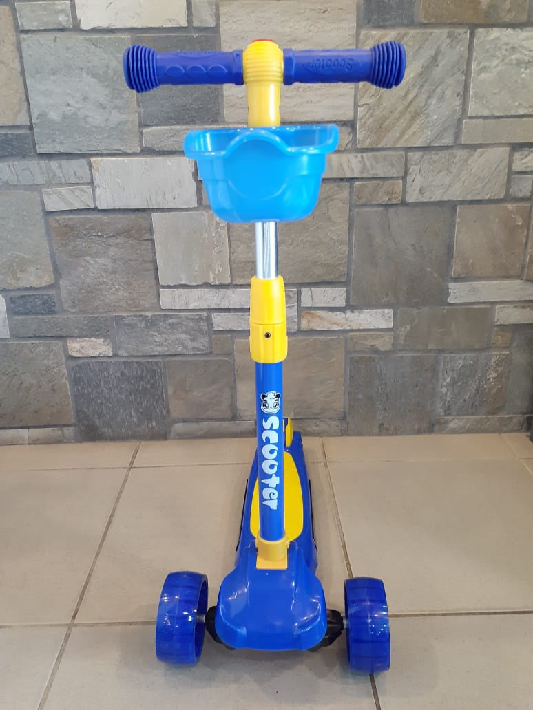 Kids Scooter 3 Wheel with Light and Basket 3750260 Be Cool IN Childhood
