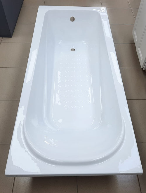 Bathtub White 66 1/2" X 27 1/2" X 13"