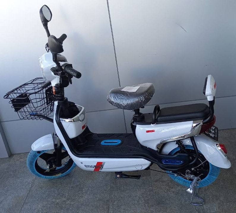 Electric Bike Top One 3-SPEED with Mirrors, Turn Signals, Alarm and Charger Ebike