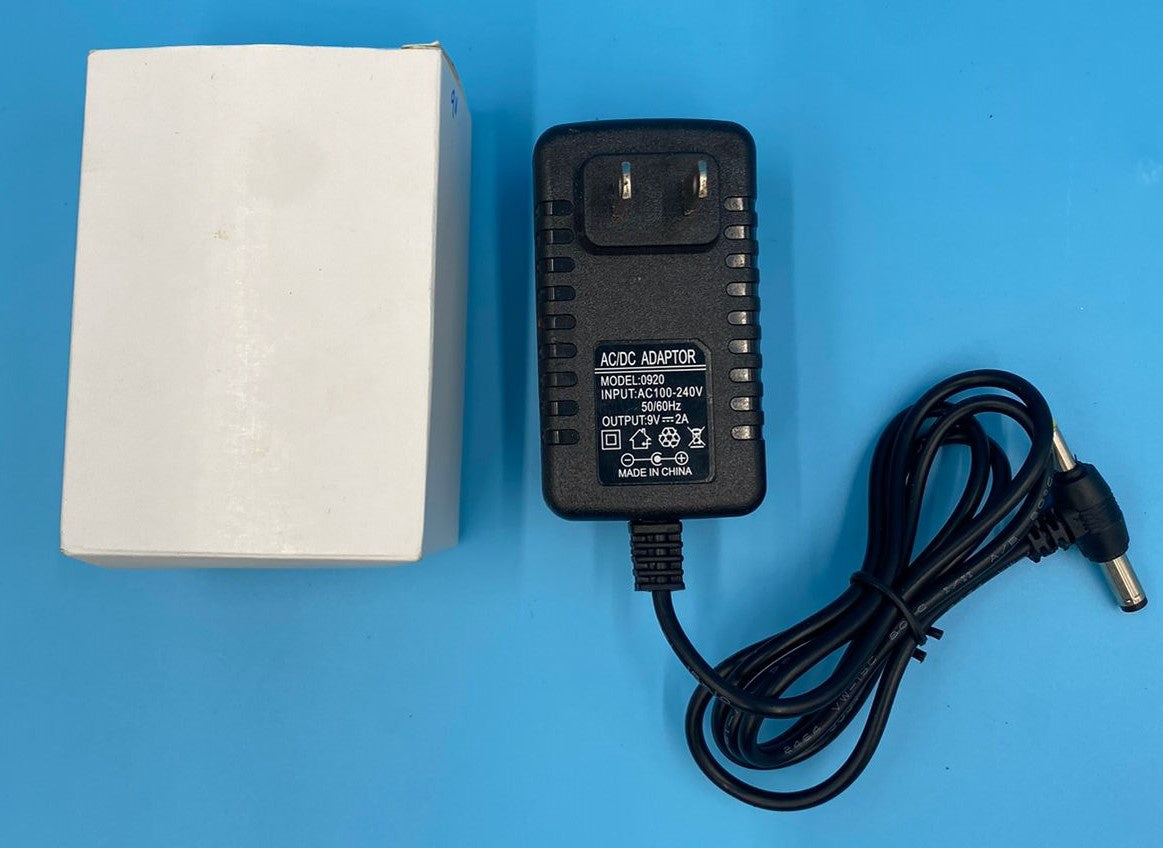 GENERIC Adaptor AC/DC 0920 9V 2A 100-240V Double Tip