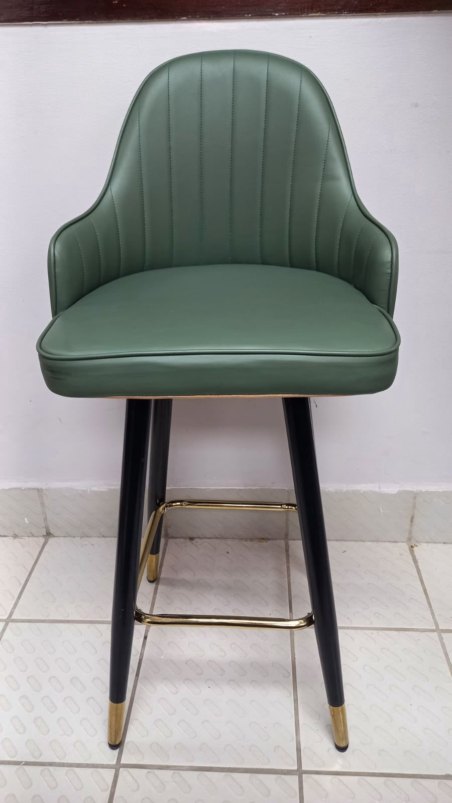 Bar Stool 01 Black & Green 4-FOOT