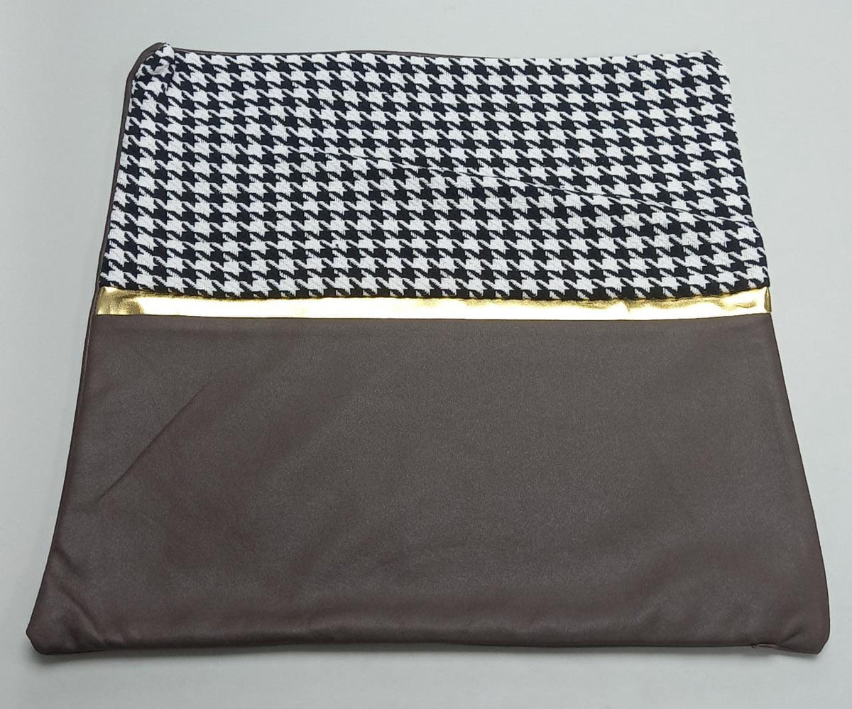 Cushion Cover 0311-21# 17" X 18" Gold Line