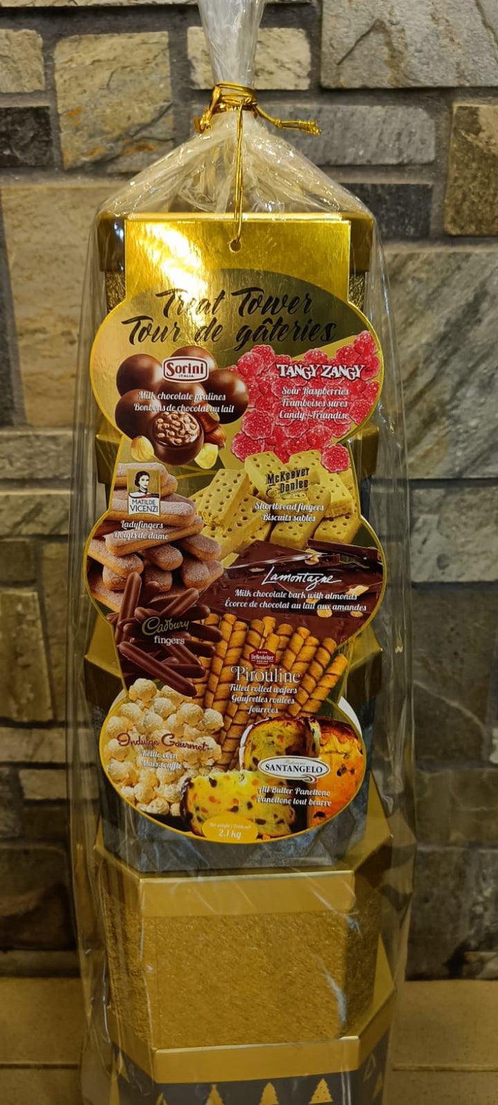 SANTANGELO Treat Tower 6-PACK Box 3FT High Chocolate & Cookies Assortment Gift Set Basket 1456331 2.1KG