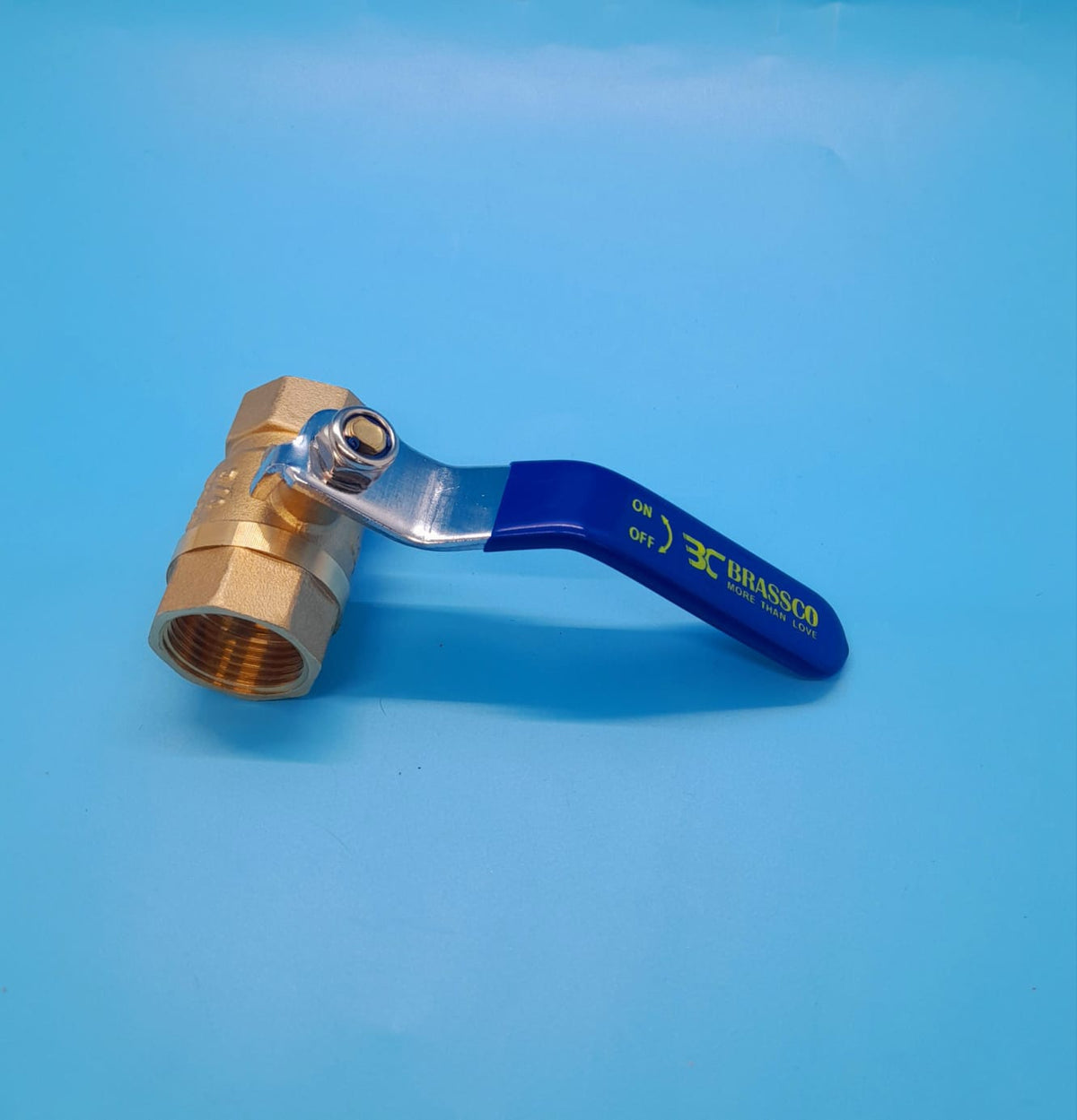 Lever Valve 3/4" Brassco Blue Lever
