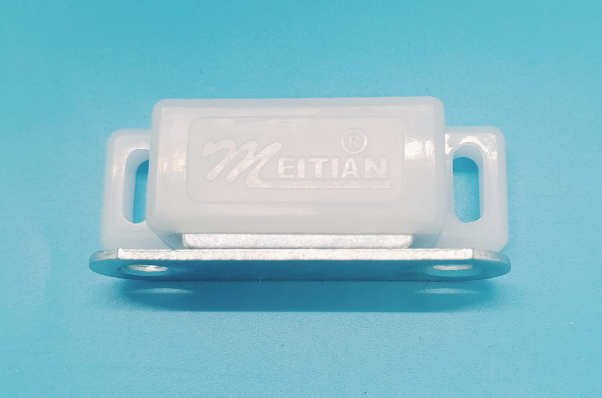 Magnetic Catch Small White Meitian 1 3/4"