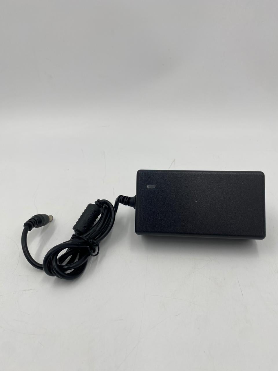 GENERIC Adaptor AC/DC 1250 12V 5A 100-240V
