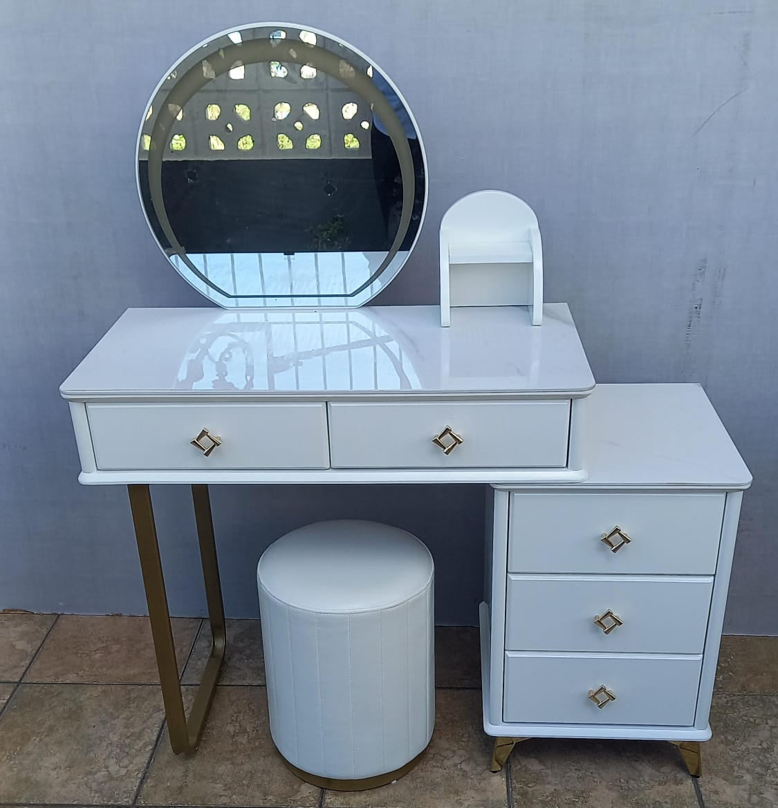 Dresser Vanity C-989 with Mirror & Seat