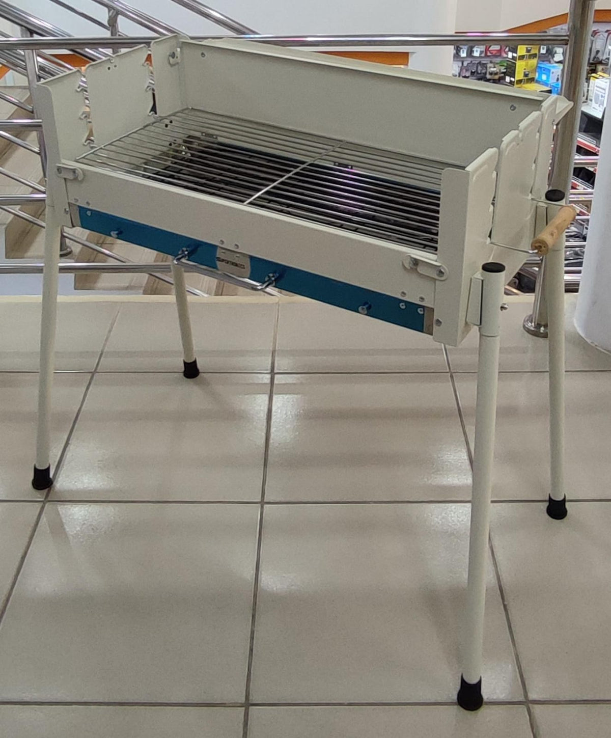SUPERTRONICS Bar B Que Grill SKL-690 Charcoal Barbecue