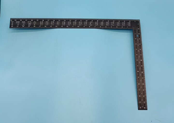 Tee Square 22" Black