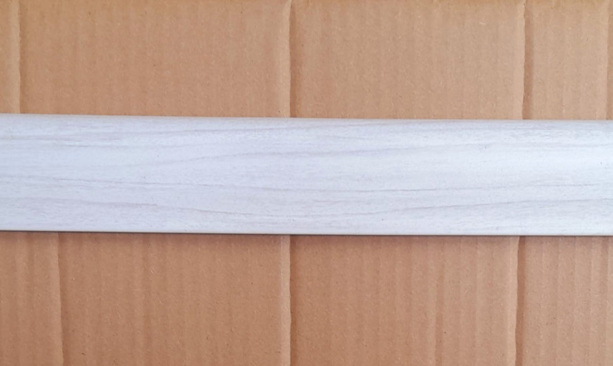 Moulding Decorative White 8FT 2" X 2" .