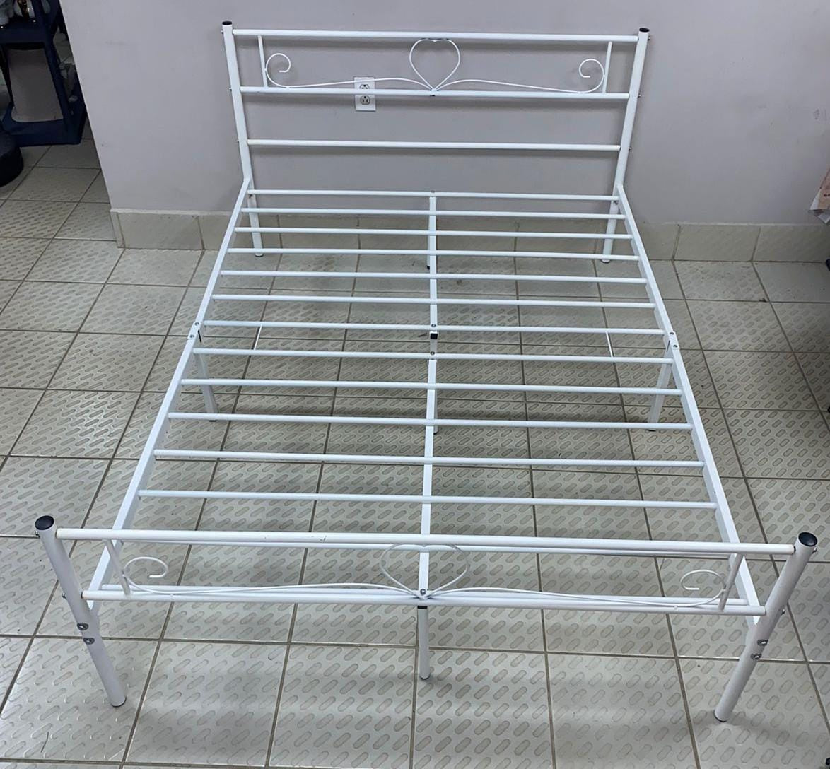 HOMESTAR Bed Frame Double Metal HS-004F-WHT White 54" X 74"