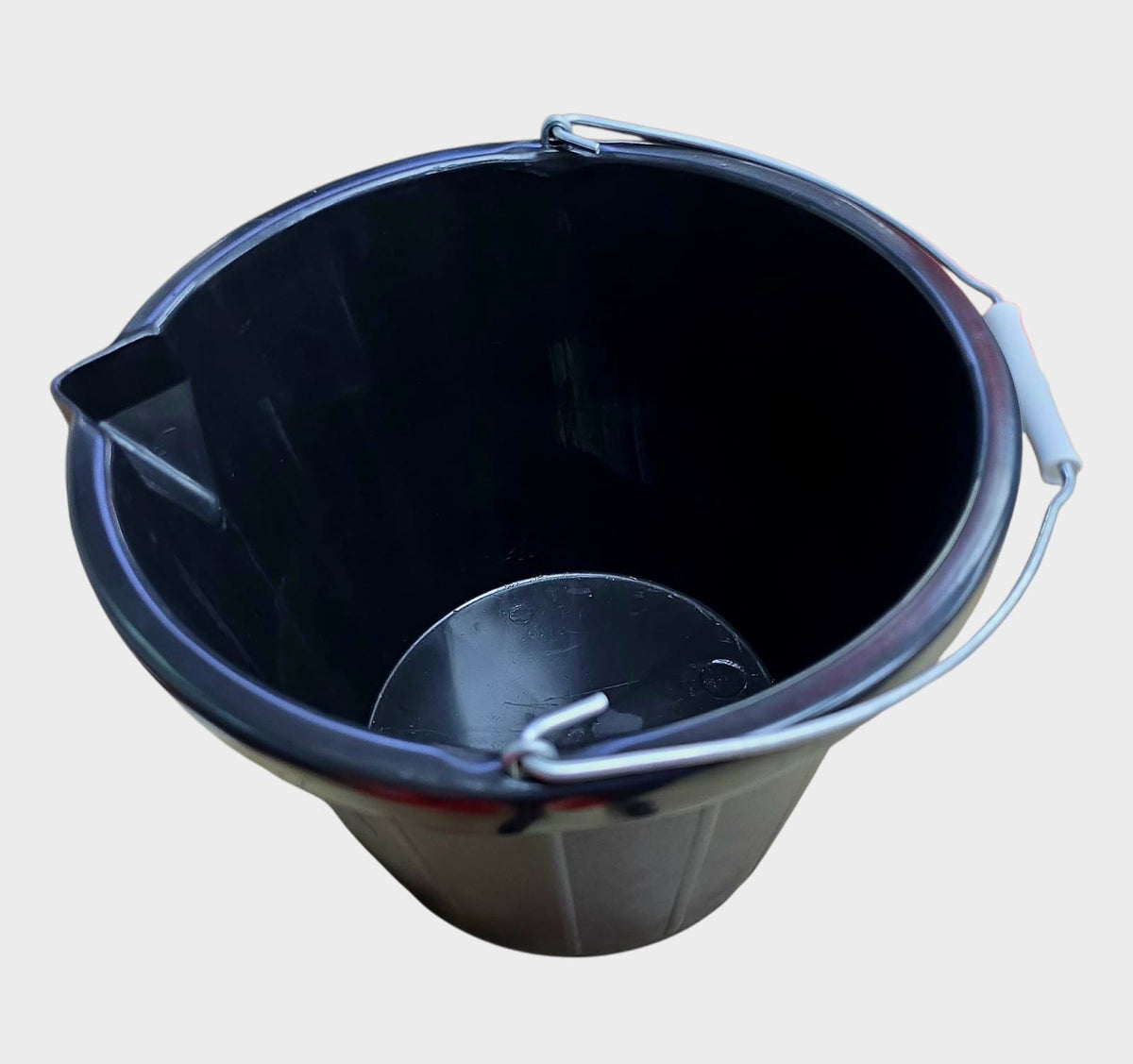 OMNI Bucket Plastic Construction Black
