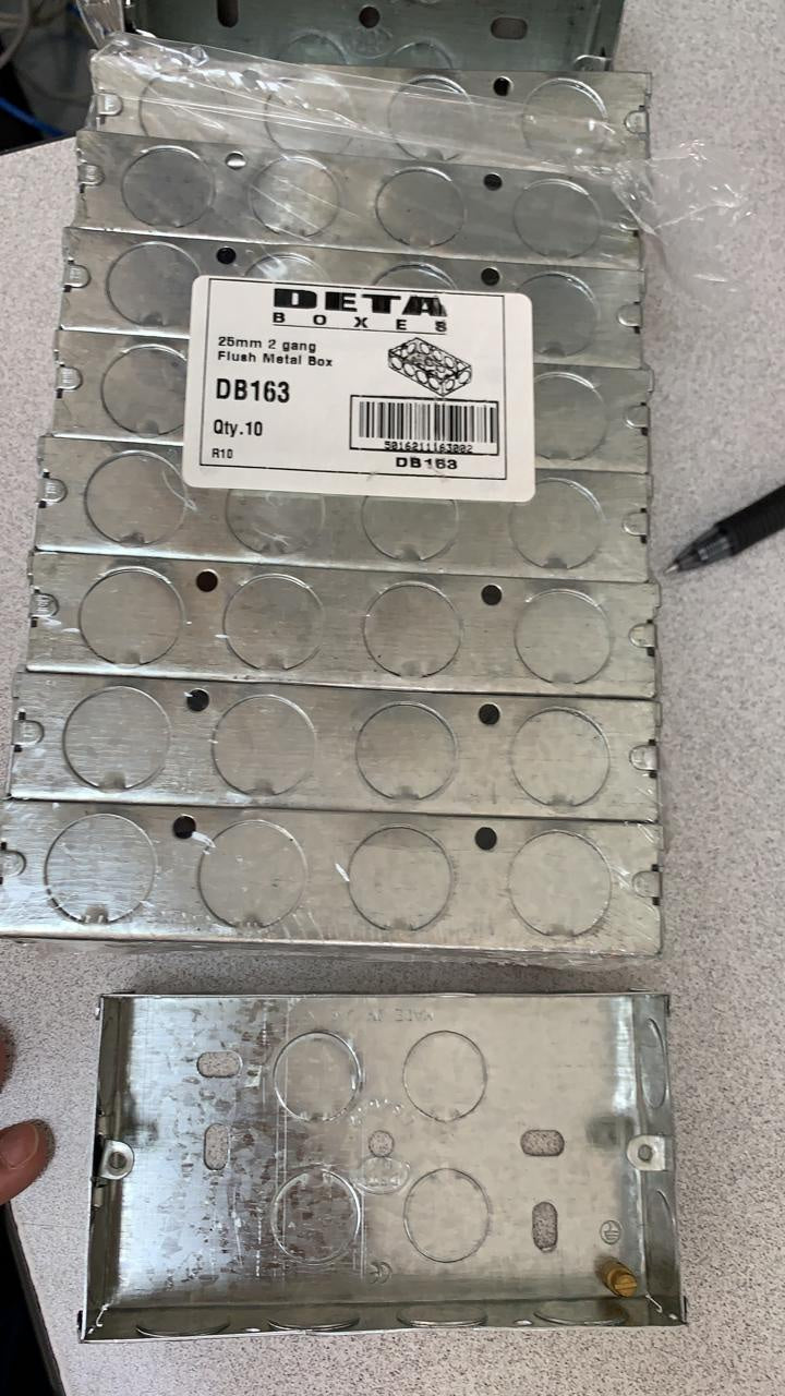 DETA UK Base Metal 3" X 5" 25MM Knockout