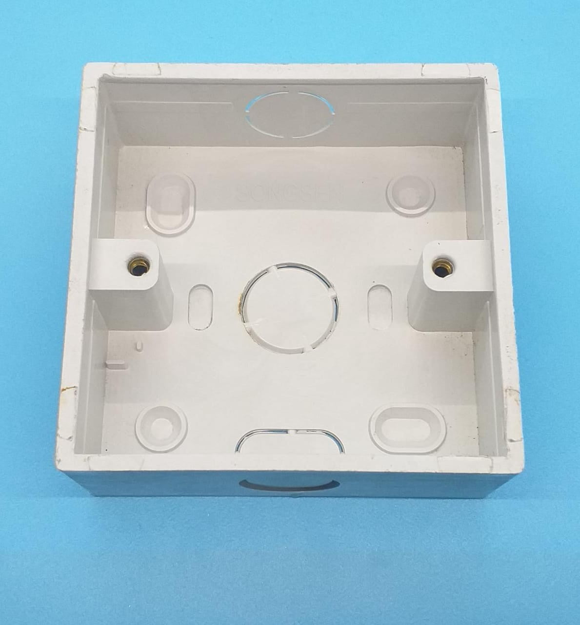 Base Plastic 3 X 3