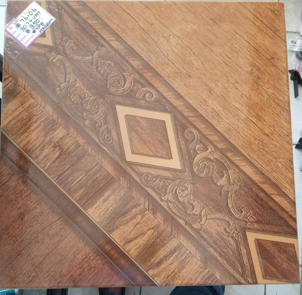 Tile Ceramic 18X18 N/SKID #Ype Marrom