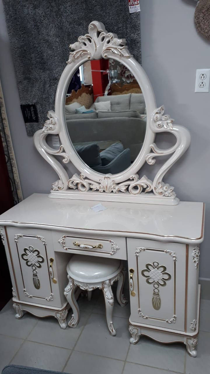Dresser with Mirror & Seat 8026 White (Cream) and Gold